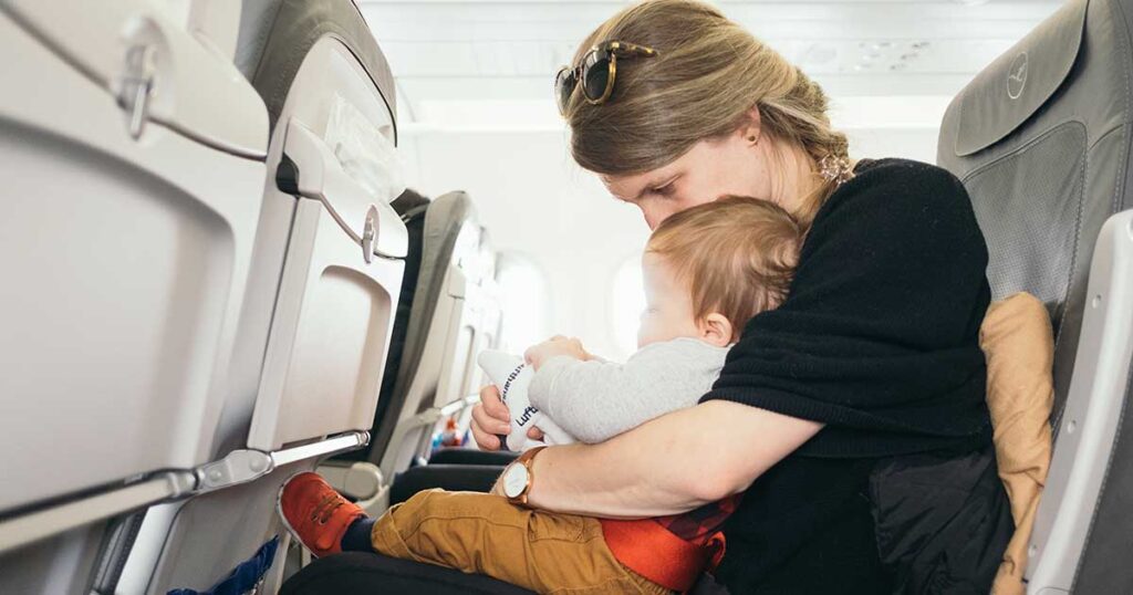 Fliegen mit Kindern: Tipps, Tricks und eine Checkliste