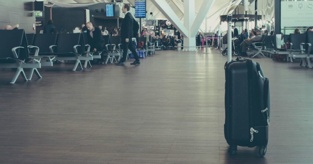 Smarter Koffer – Echtzeit-Gepäckverfolgung am Flughafen